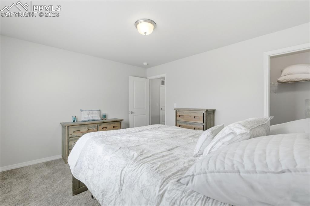 Image 31 of 47: Bedroom