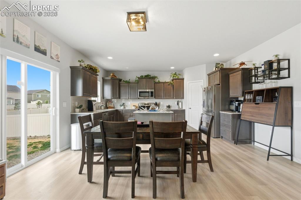 Image 9 of 47: Dining Area