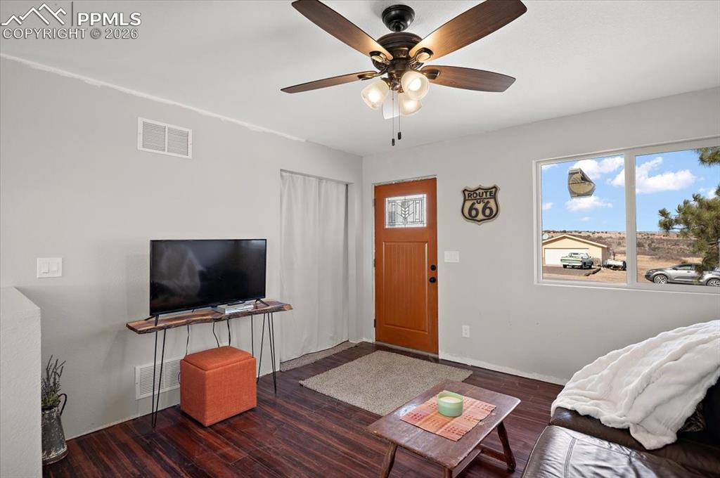 Image 8 of 32: Living Room