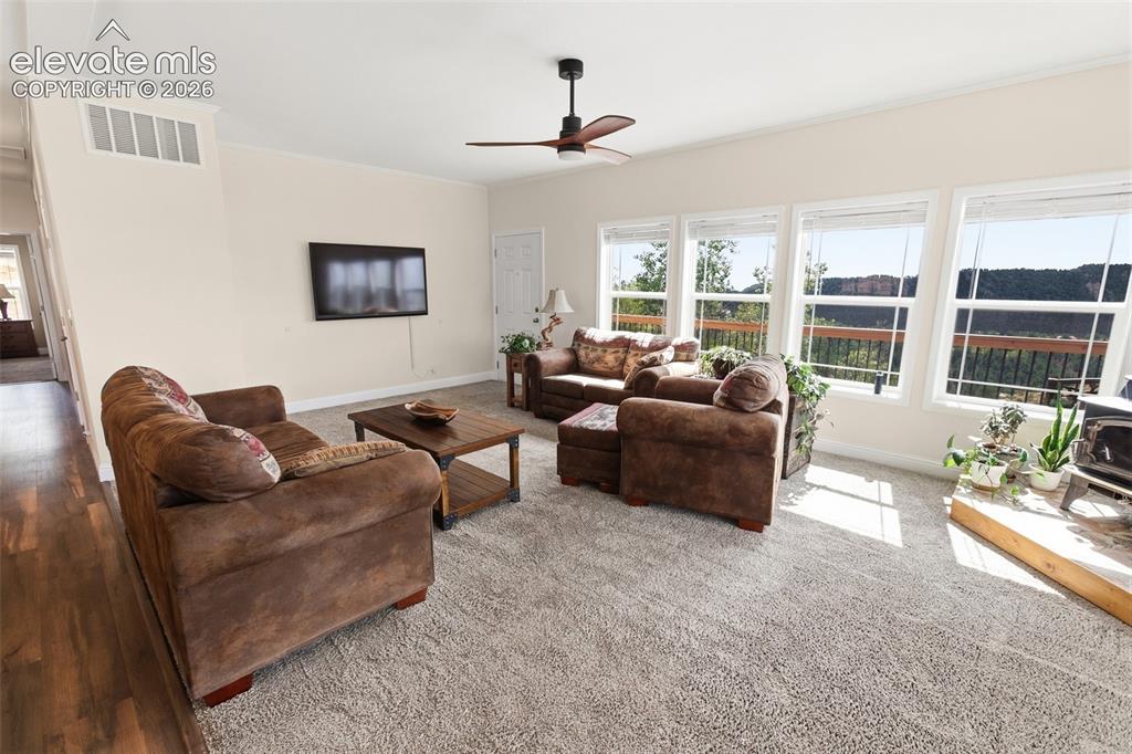 Image 6 of 30: Living Room