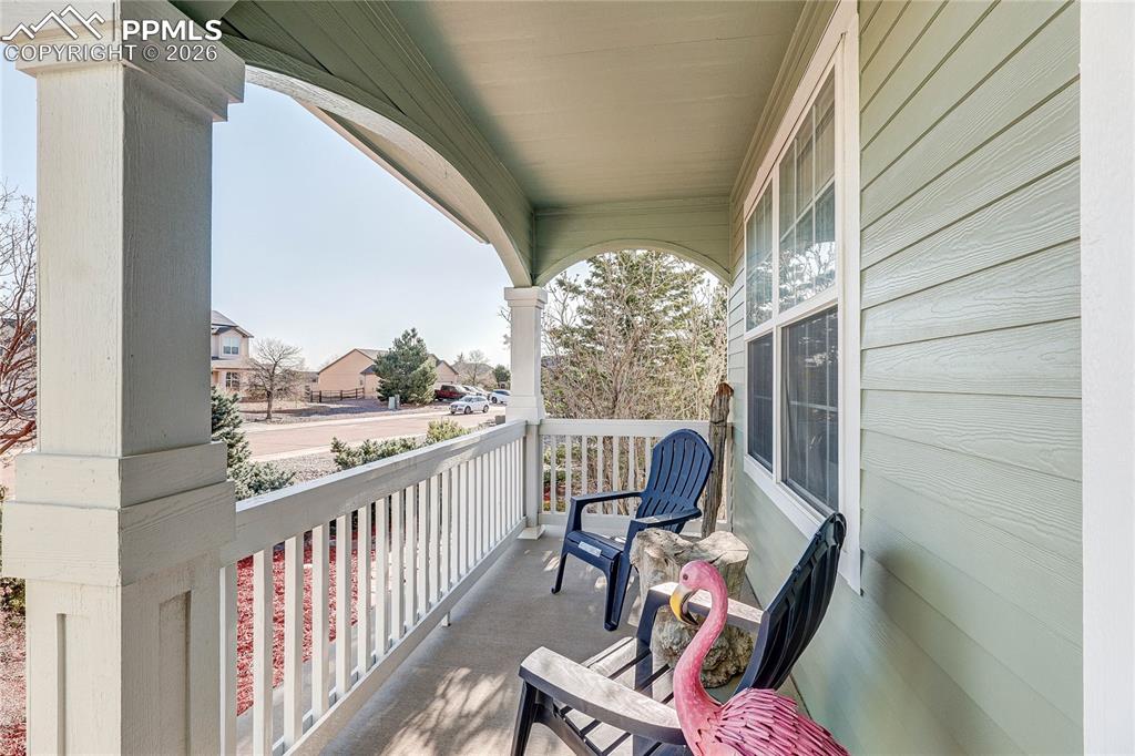 Image 5 of 50: Balcony