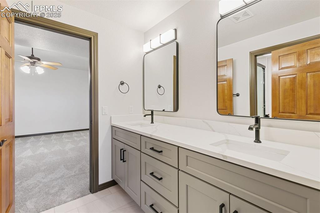 Image 44 of 50: Jack and Jill bath