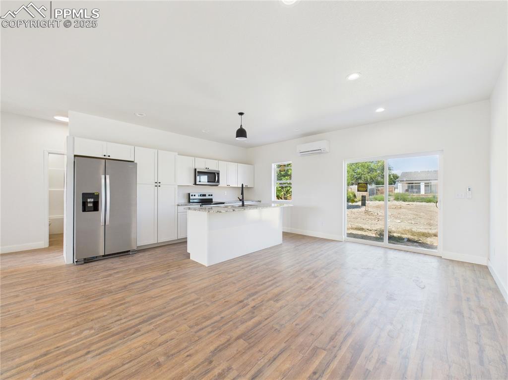 Image 12 of 37: Kitchen