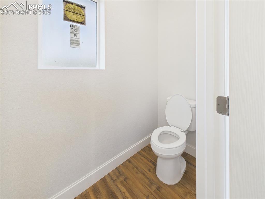 Image 28 of 37: Bathroom