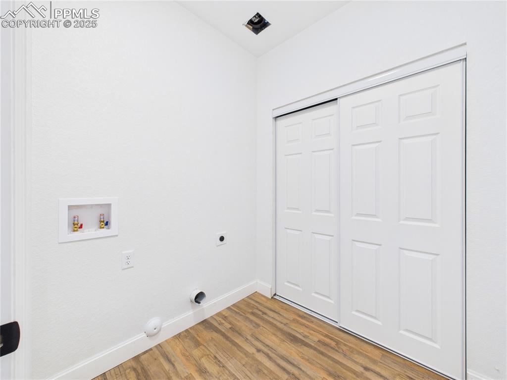 Image 31 of 37: Laundry