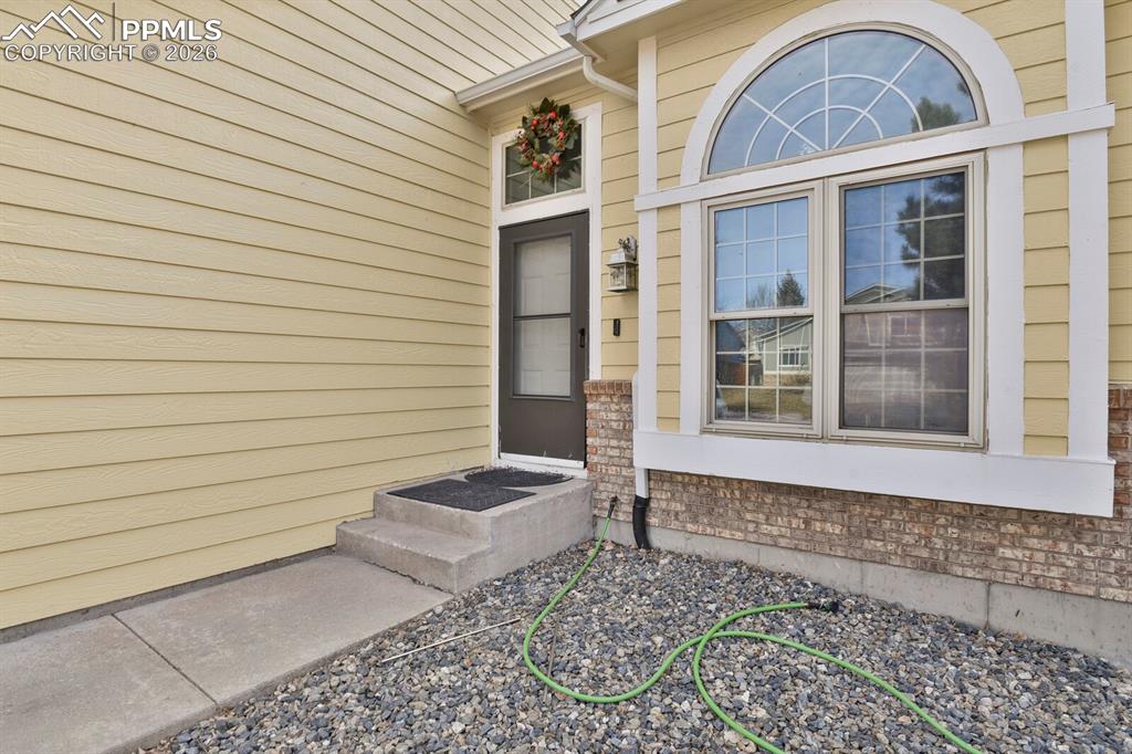 Image 2 of 25: Entry