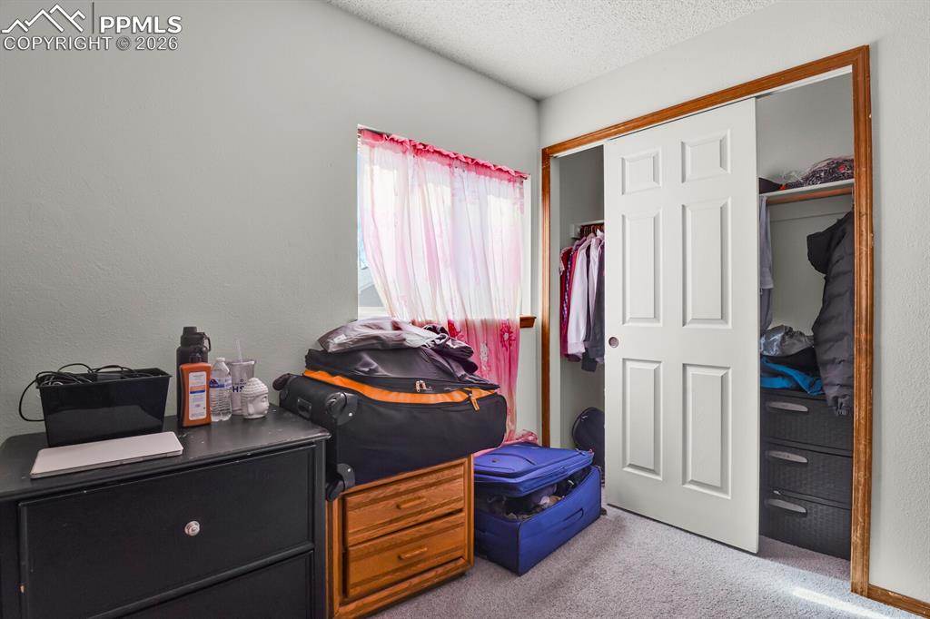 Image 20 of 25: Bedroom