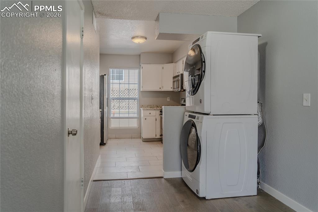 Image 4 of 13: Laundry