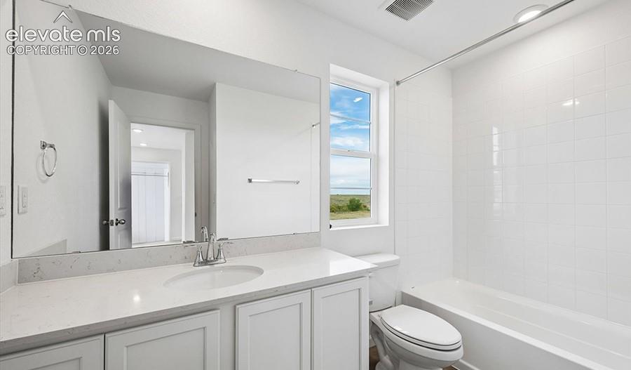 Image 12 of 21: Bathroom