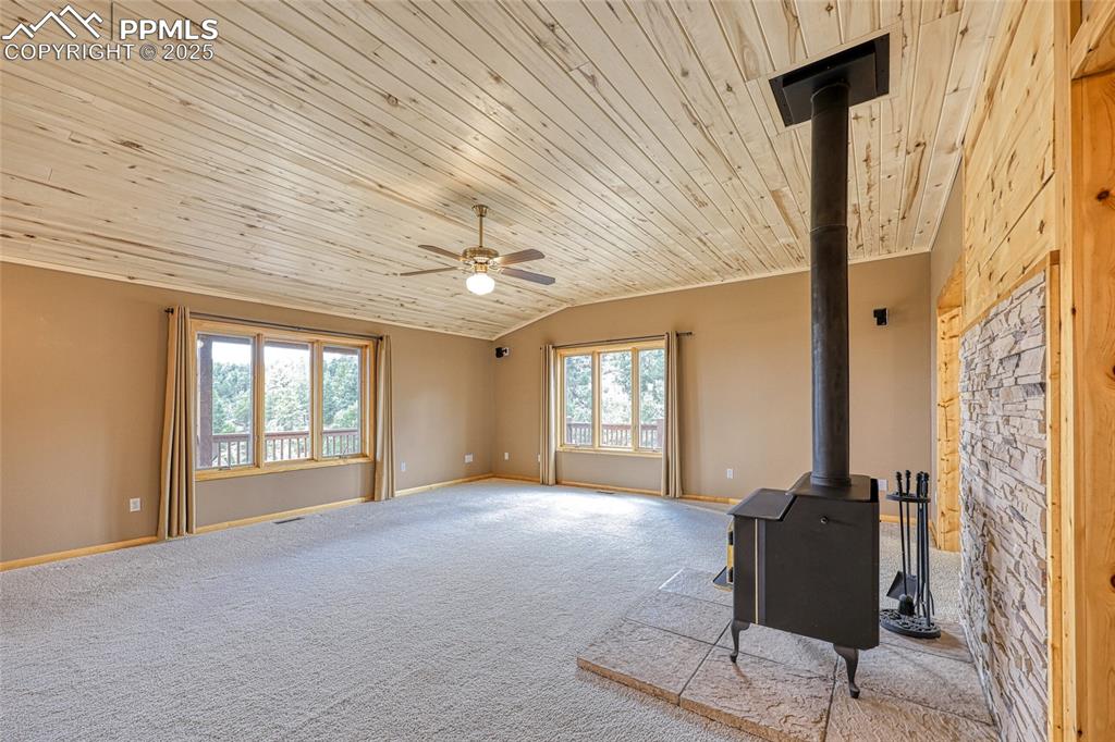 Image 12 of 50: Living Room
