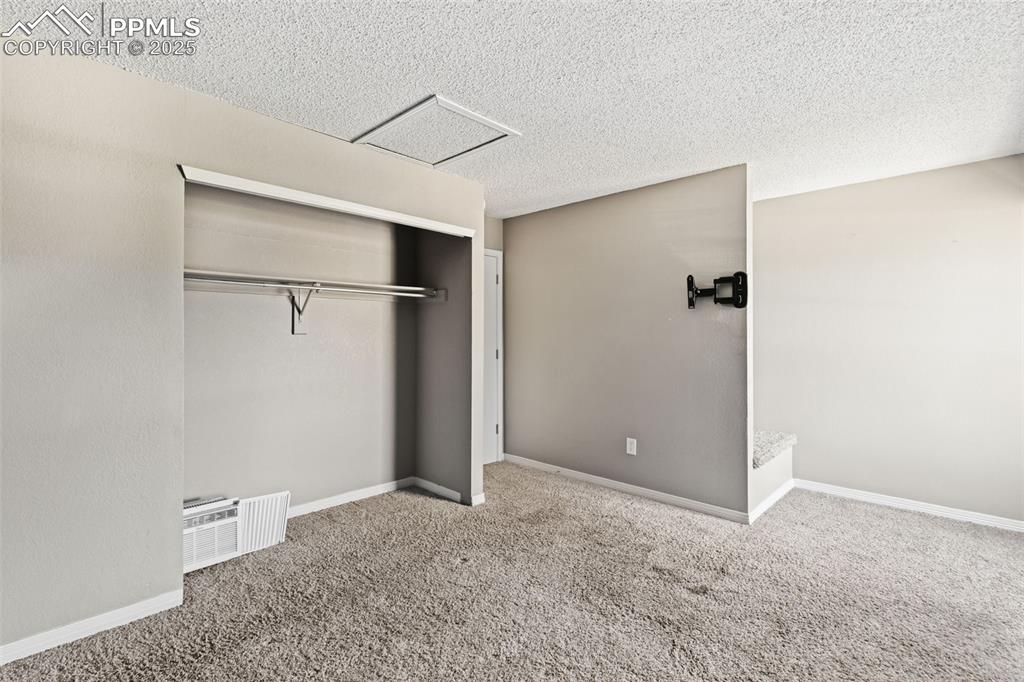 Image 16 of 33: Bedroom