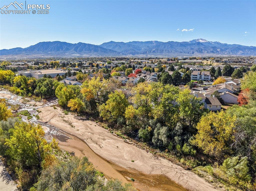 Image 31 of 33: View