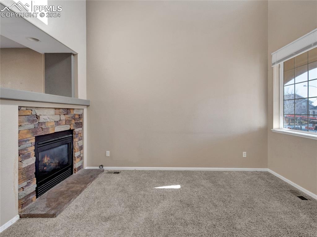 Image 4 of 23: Double sided Fireplace
