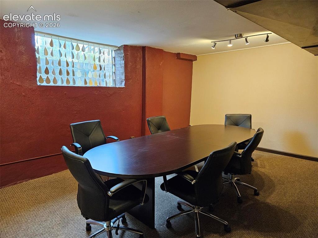 Image 10 of 12: Conference room