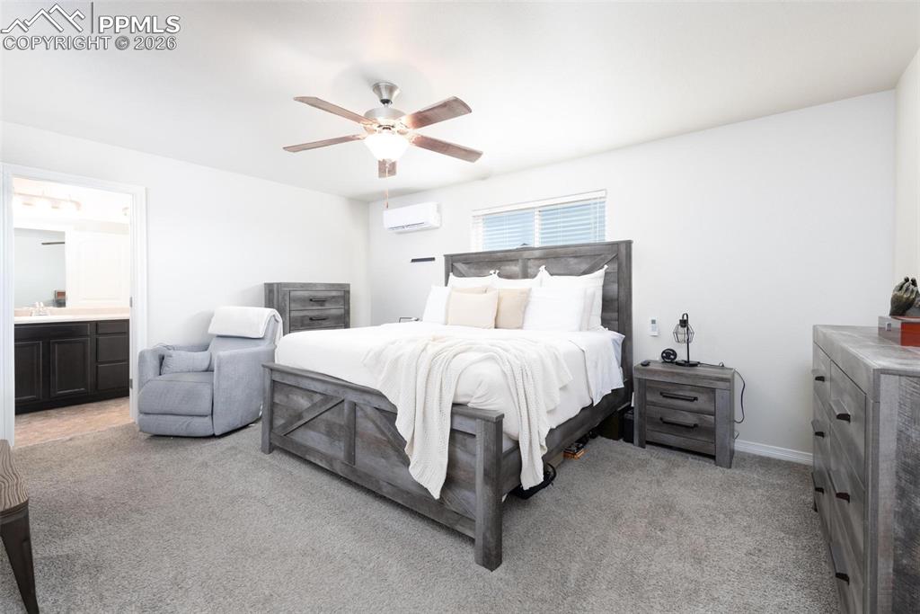 Image 14 of 30: Bedroom