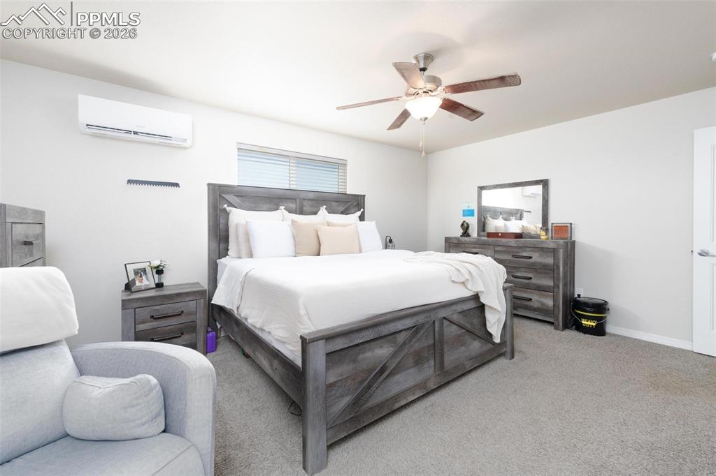 Image 15 of 30: Bedroom