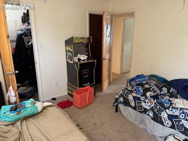 Image 10 of 15: Bedroom