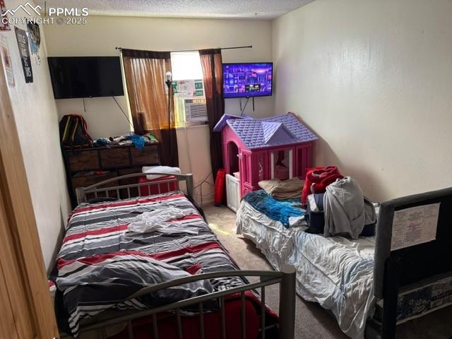 Image 12 of 15: Bedroom