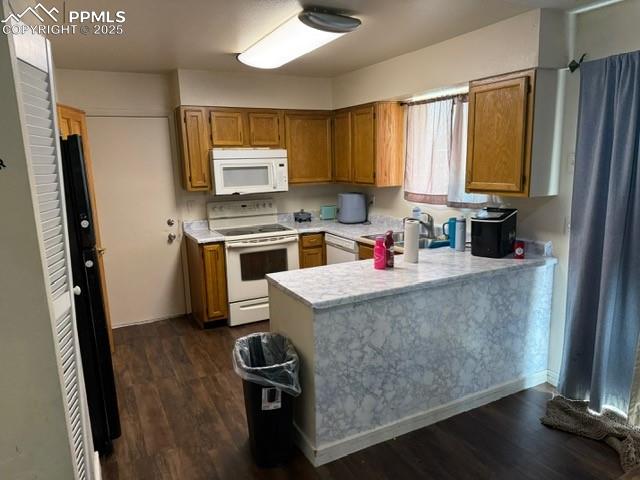 Image 3 of 15: Kitchen