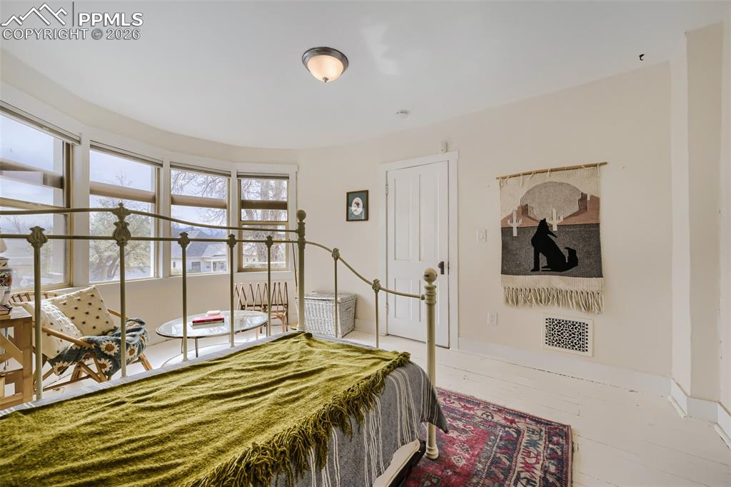 Image 15 of 28: 2nd Upstairs Bedroom 