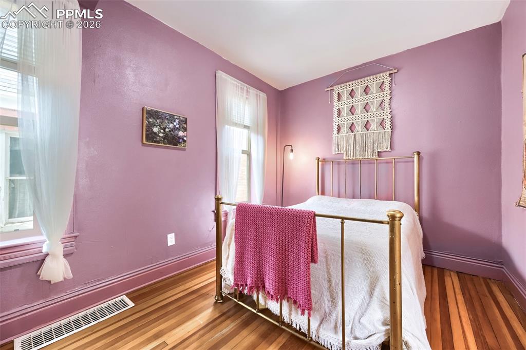 Image 17 of 28: Main Level Bedroom 