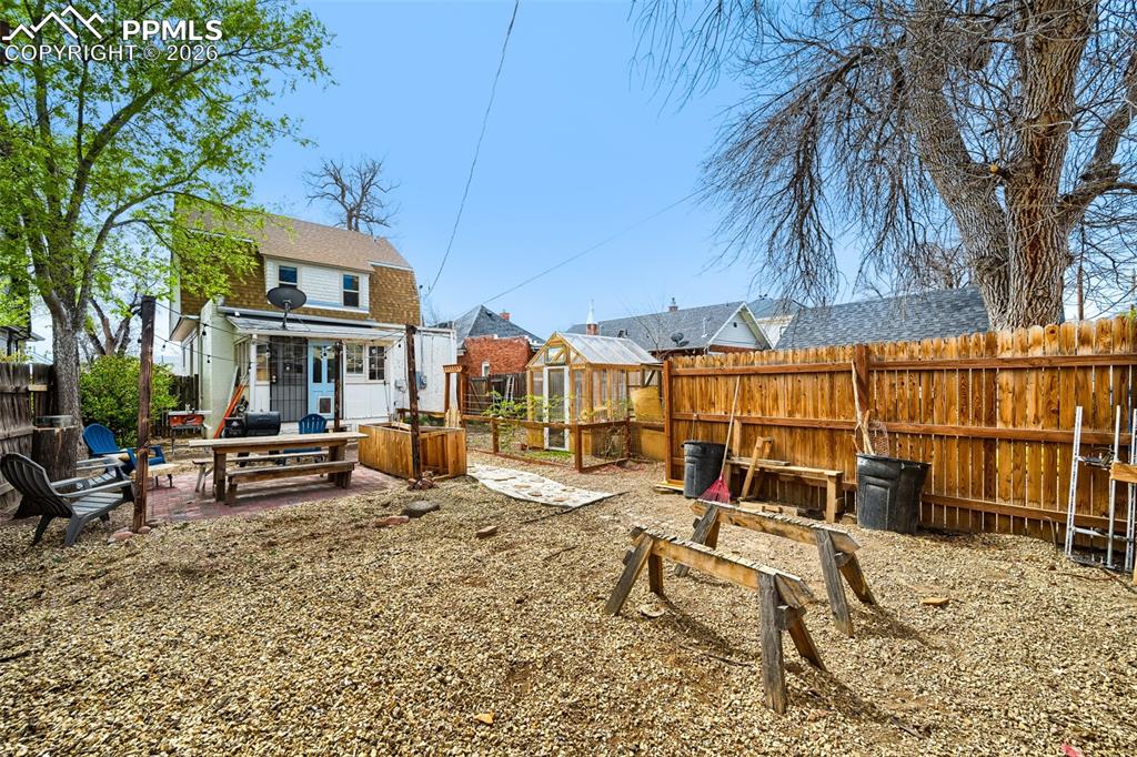 Image 28 of 28: Back of Structure