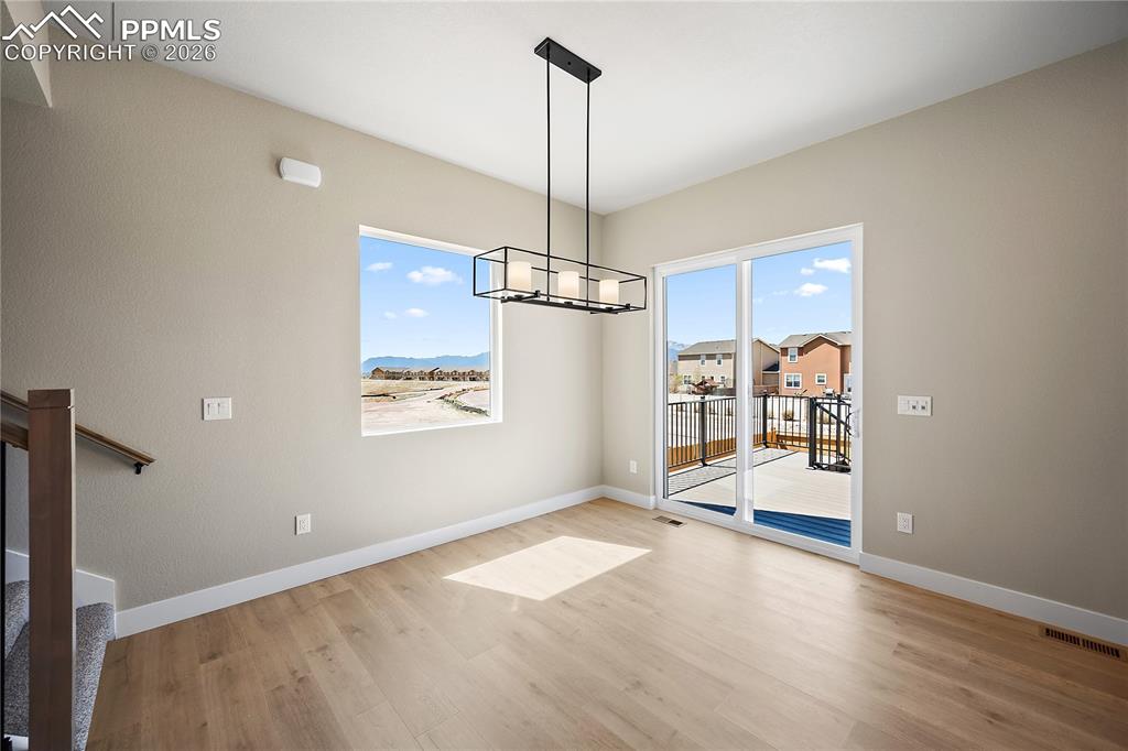 Image 13 of 43: Dining Area