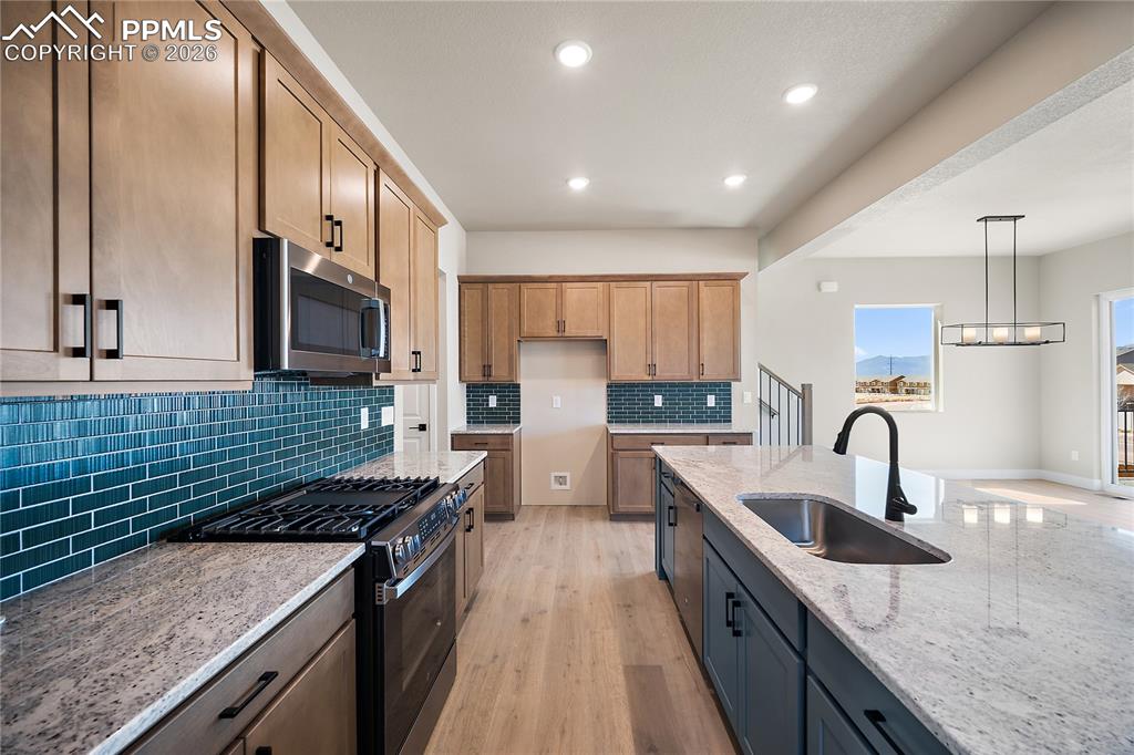 Image 6 of 43: Kitchen