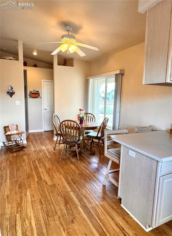 Image 10 of 36: Dining Area