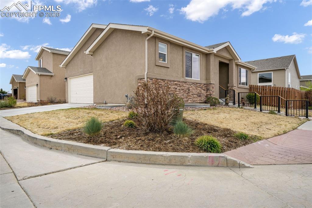 Image 3 of 50: Floor Plan