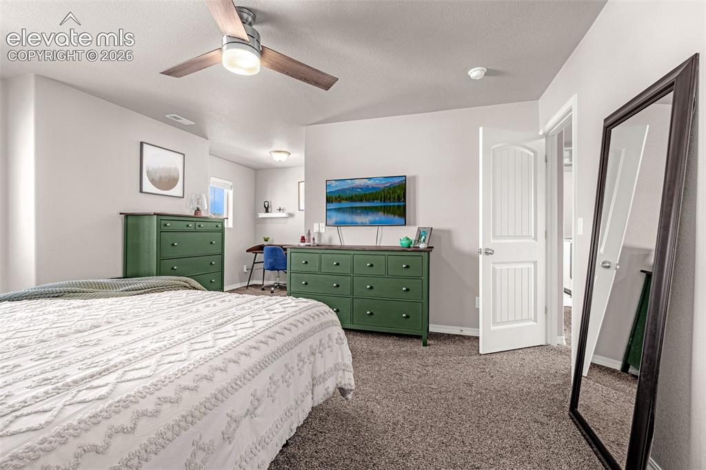Image 15 of 35: Bedroom