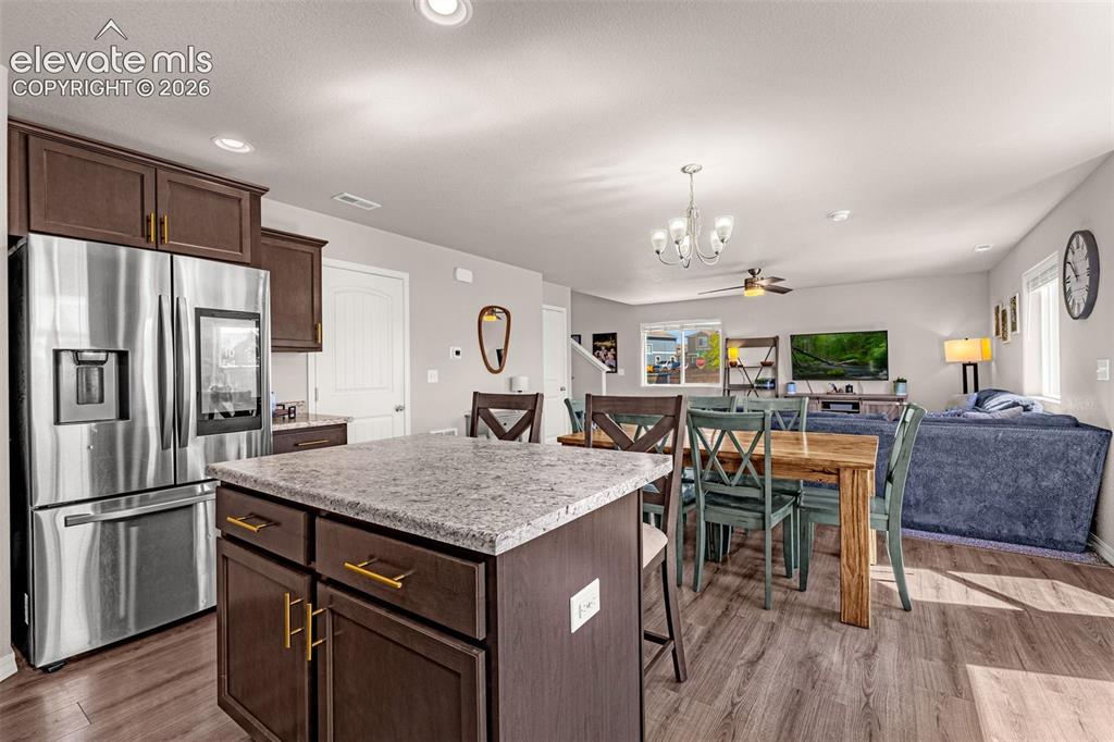 Image 7 of 35: Kitchen