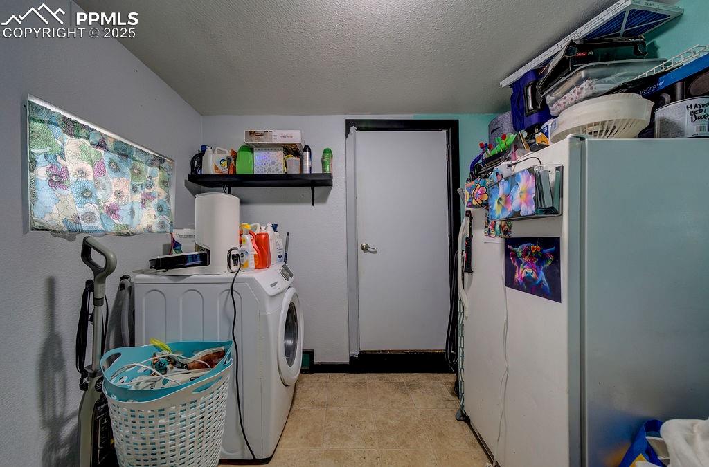 Image 23 of 41: Laundry