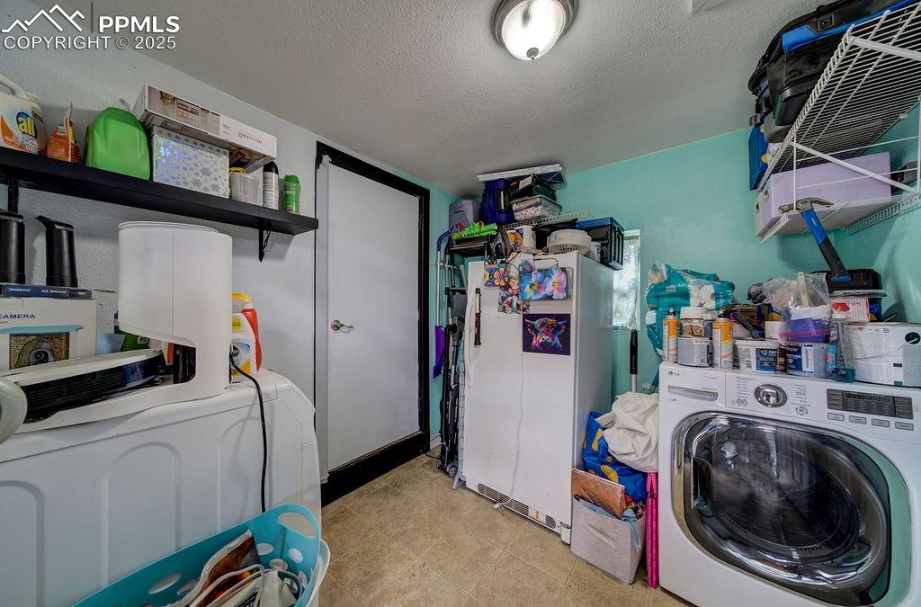 Image 24 of 41: Laundry