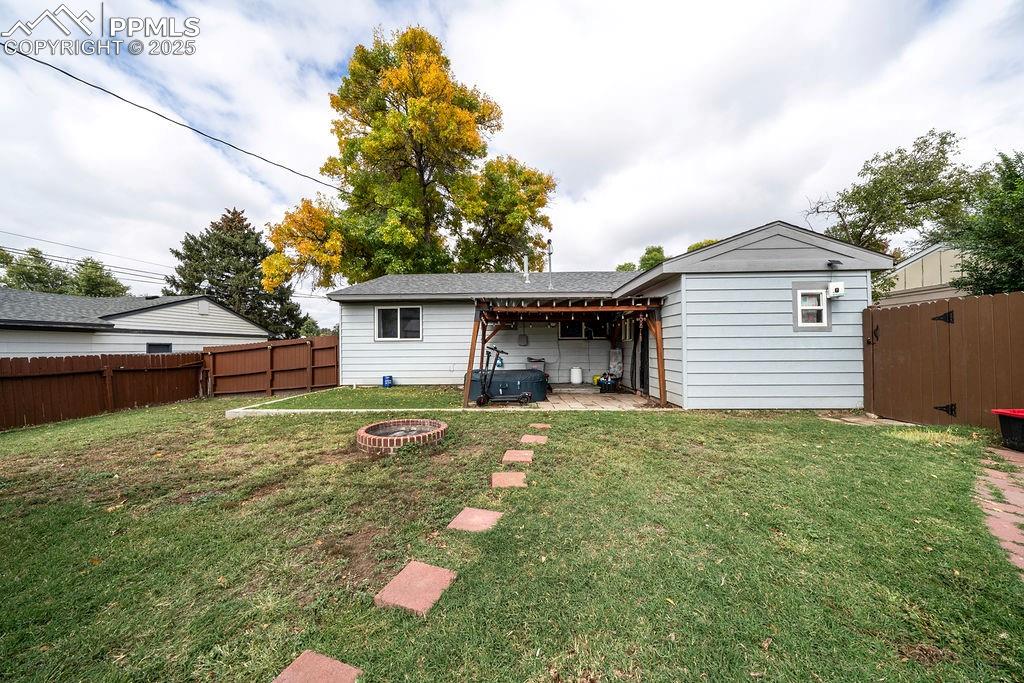 Image 35 of 41: Back of Structure