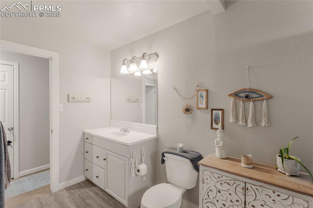 Image 17 of 36: Bathroom