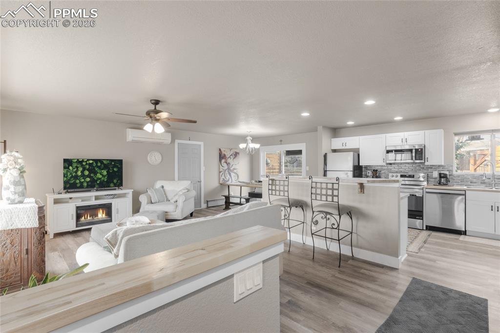 Image 3 of 36: Living Room