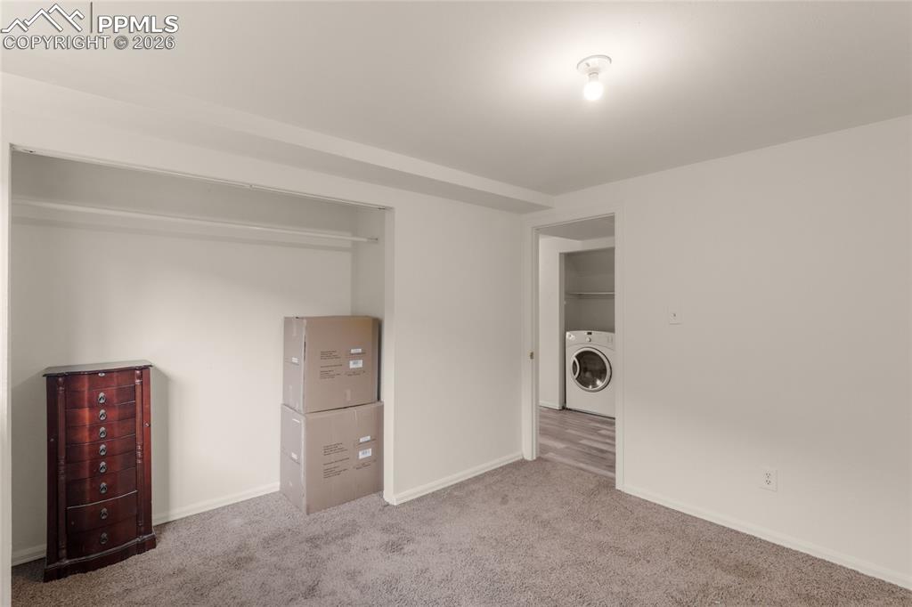 Image 30 of 36: Office