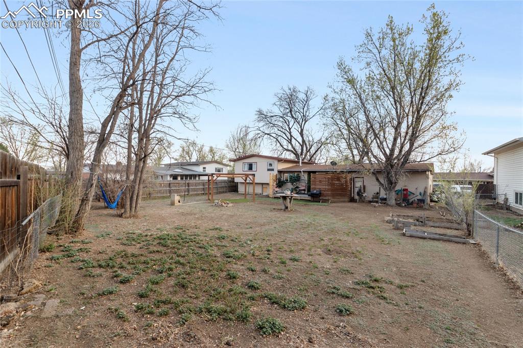 Image 36 of 36: Yard