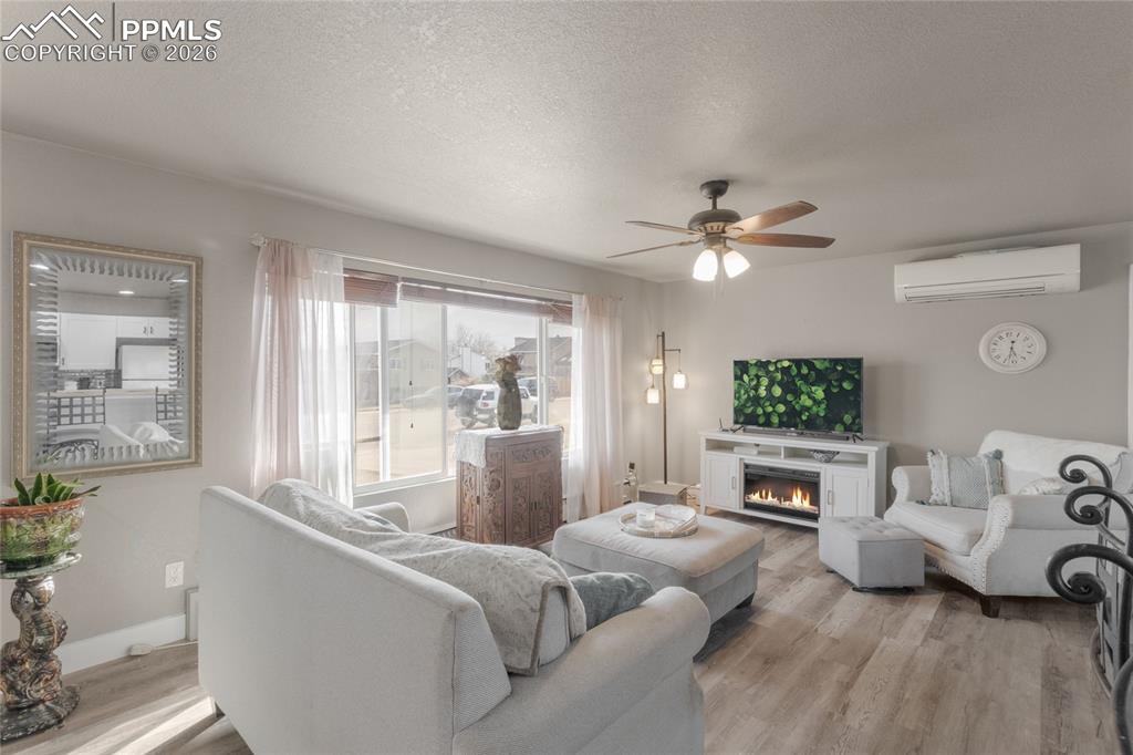 Image 4 of 36: Living Room