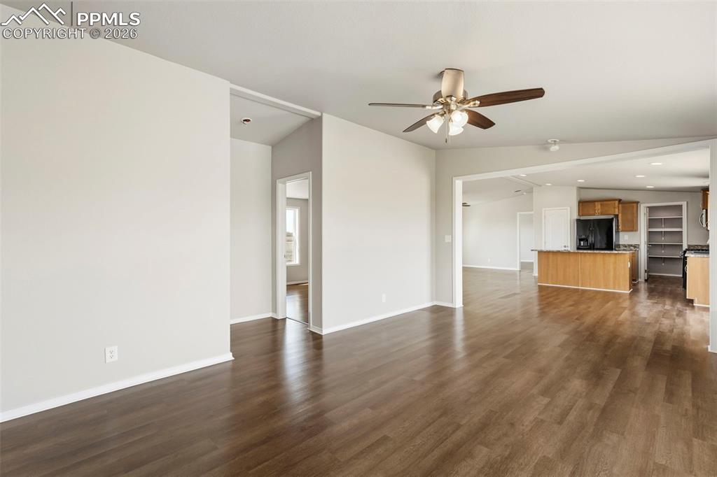 Image 21 of 39: Living Room