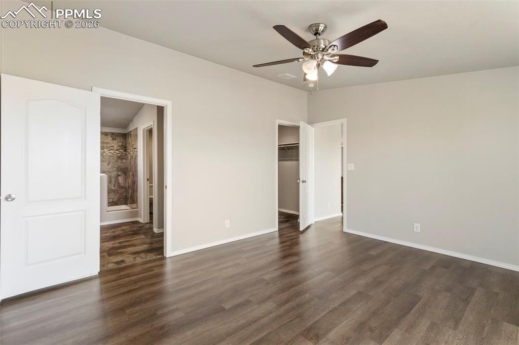 Image 27 of 39: Bedroom