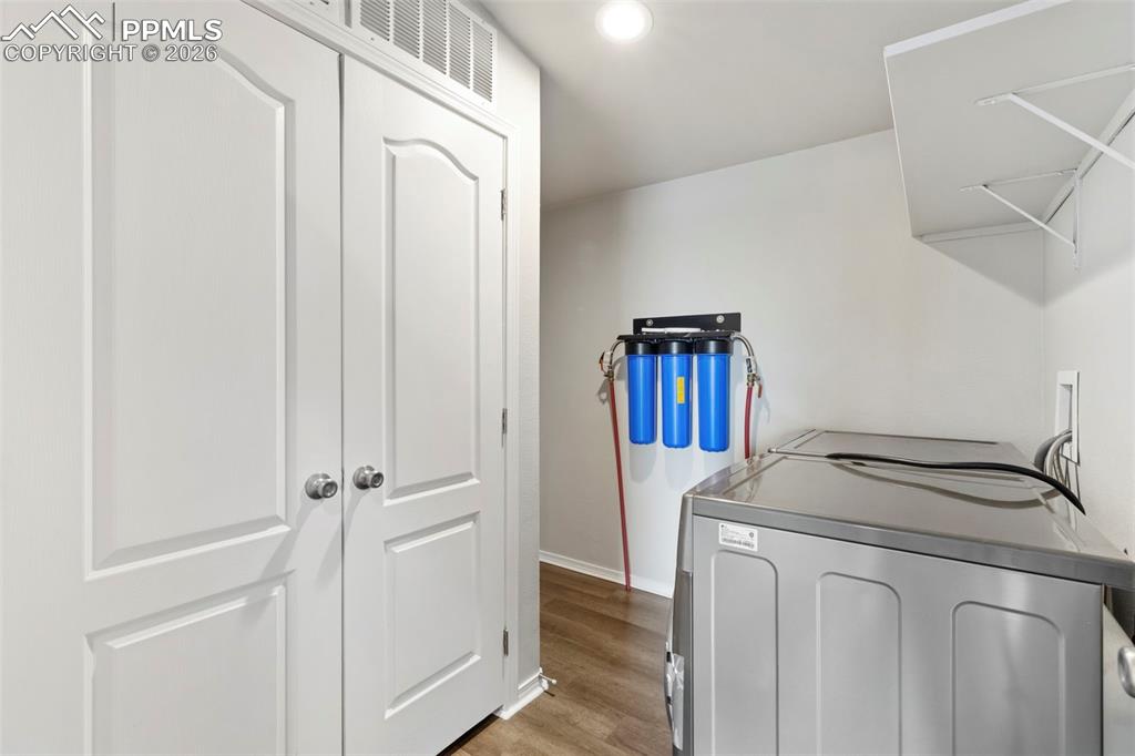 Image 30 of 39: Laundry