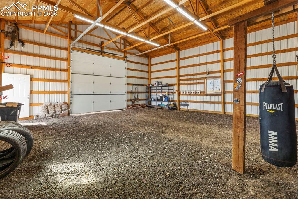 Image 36 of 39: Garage