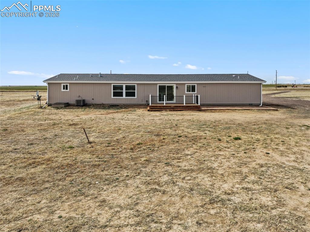 Image 6 of 39: Back of Structure