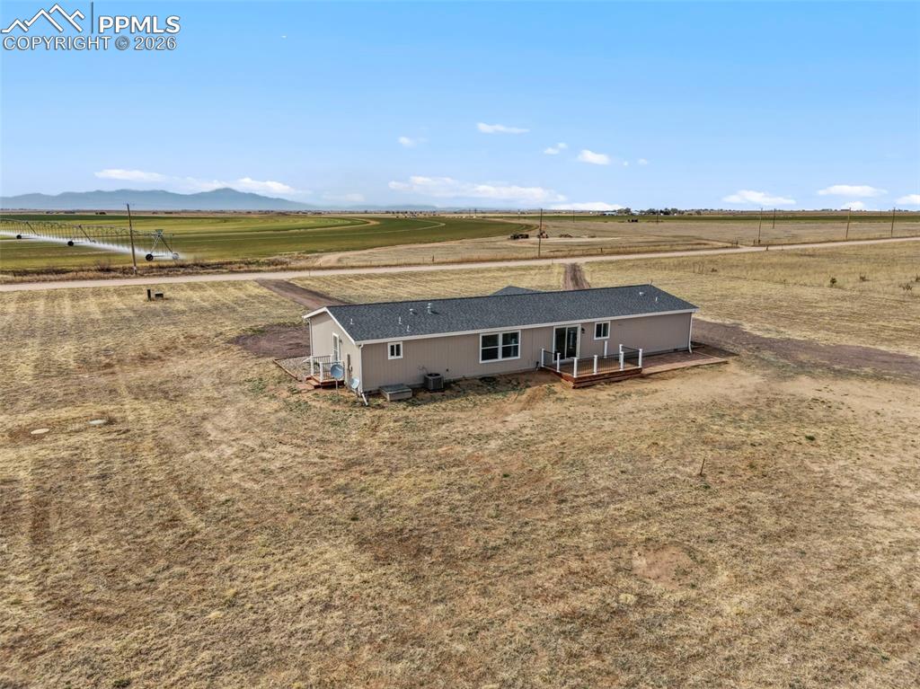 Image 8 of 39: Back of Structure