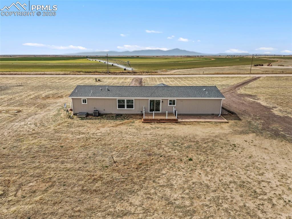 Image 9 of 39: Back of Structure