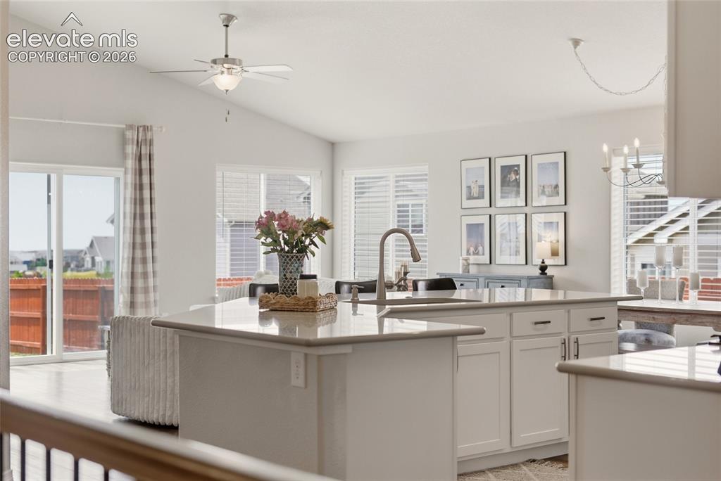 Image 8 of 50: Kitchen