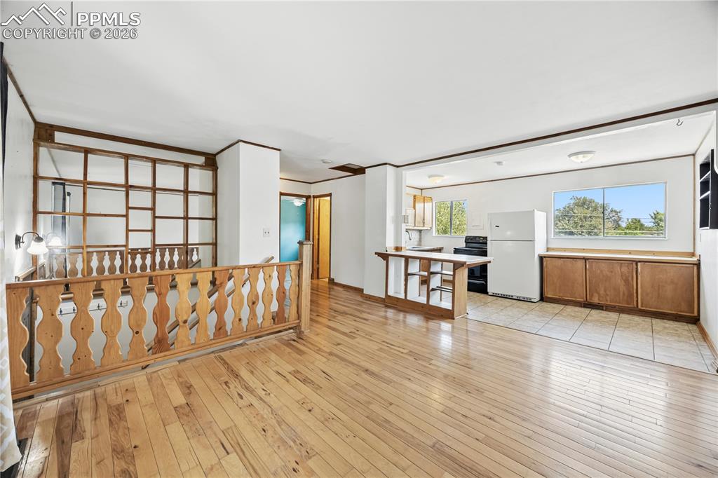 Image 7 of 23: Living Room