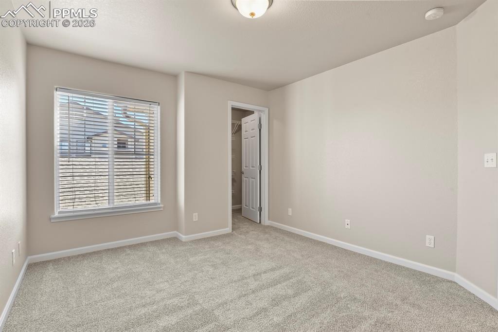 Image 21 of 31: Bedroom